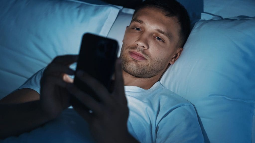 Tác hại của việc thức khuya và giải pháp khắc phục